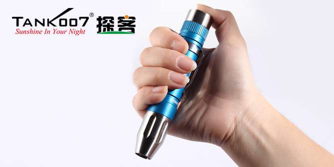 新手收藏家必用珠寶玉石鑒定工具——TANK007照玉手電筒！